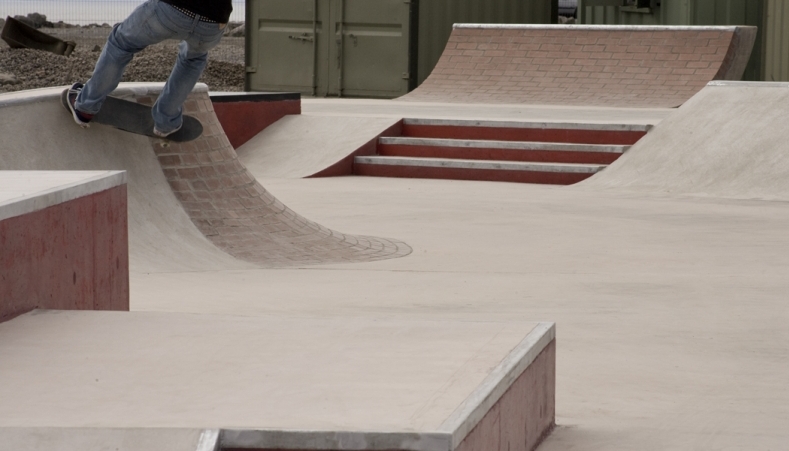 Cardiff Barrage Plaza - Courtesy of Gravity
