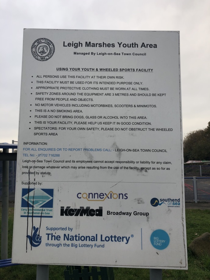 Leigh-on-Sea Skatepark Sign - 12/11/2021 - Chris Davies / The Skateparks Project