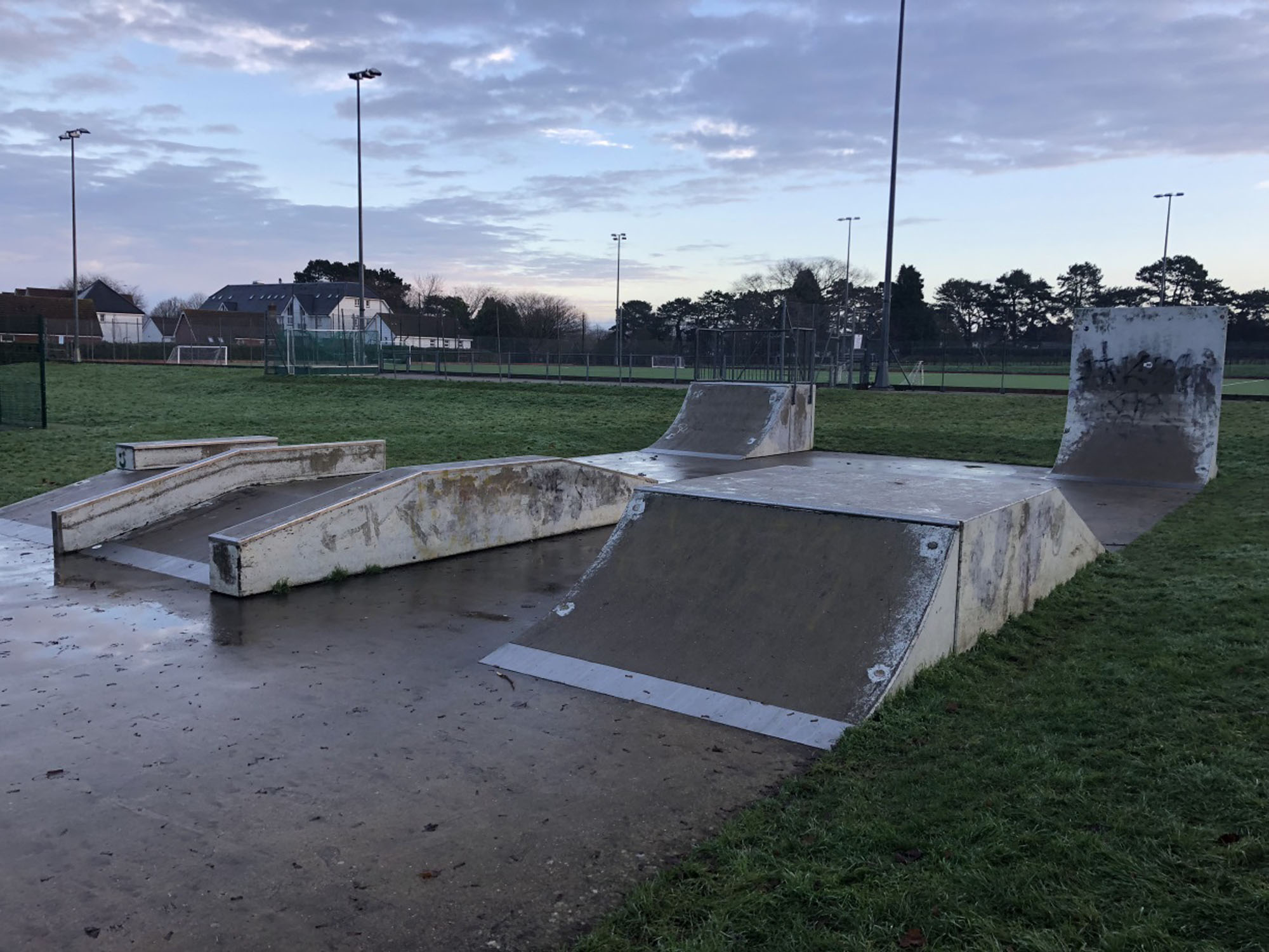 Maidstone South Park Skatepark - 21-12-2022 - Chris Davies / The Skateparks Project
